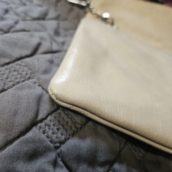HOBO Cream Leather Wristlet with Chain Strap - Picture 6 of 16